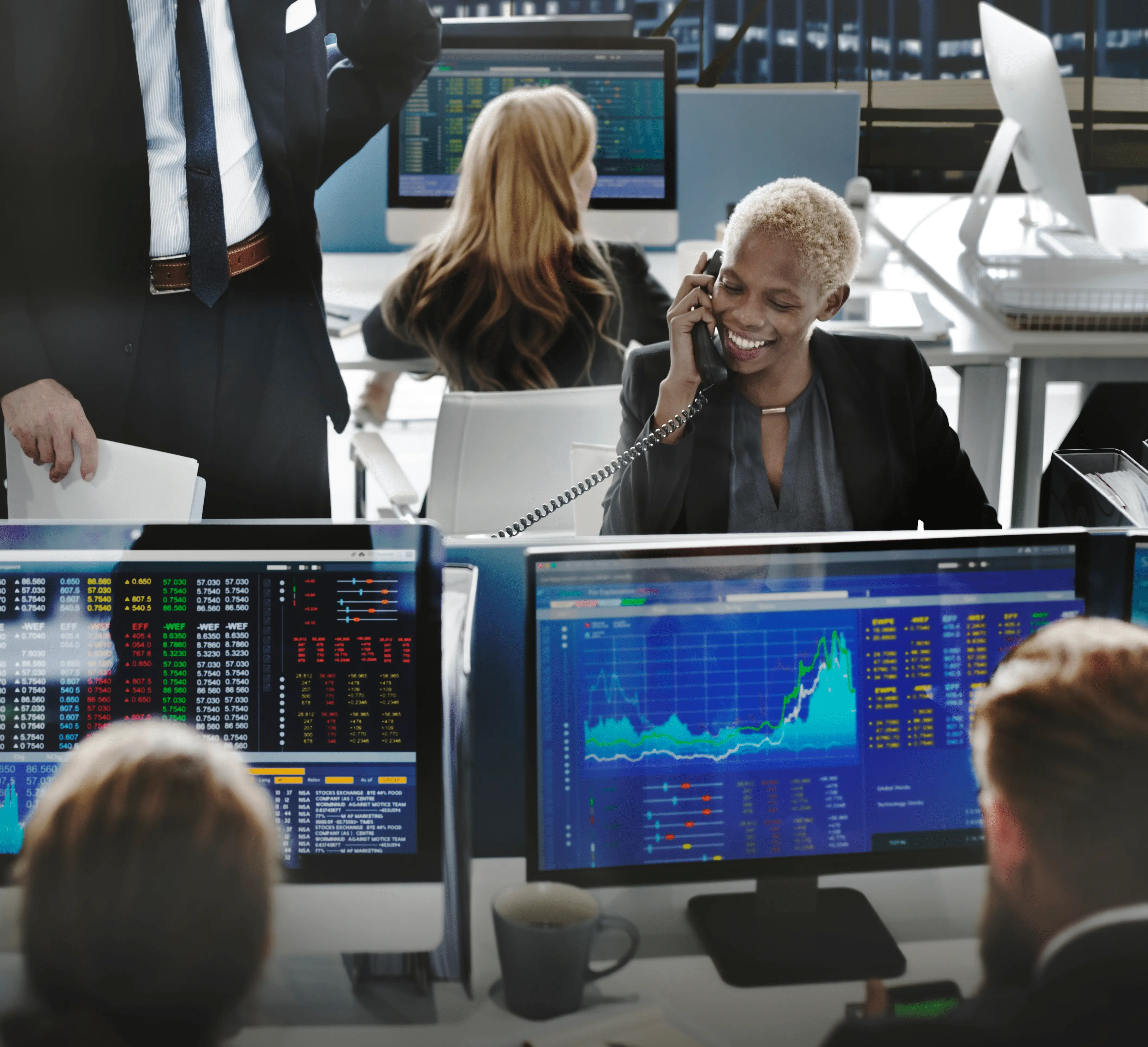 Des experts du marché suivent les performances d'ETF investis en assurance-vie