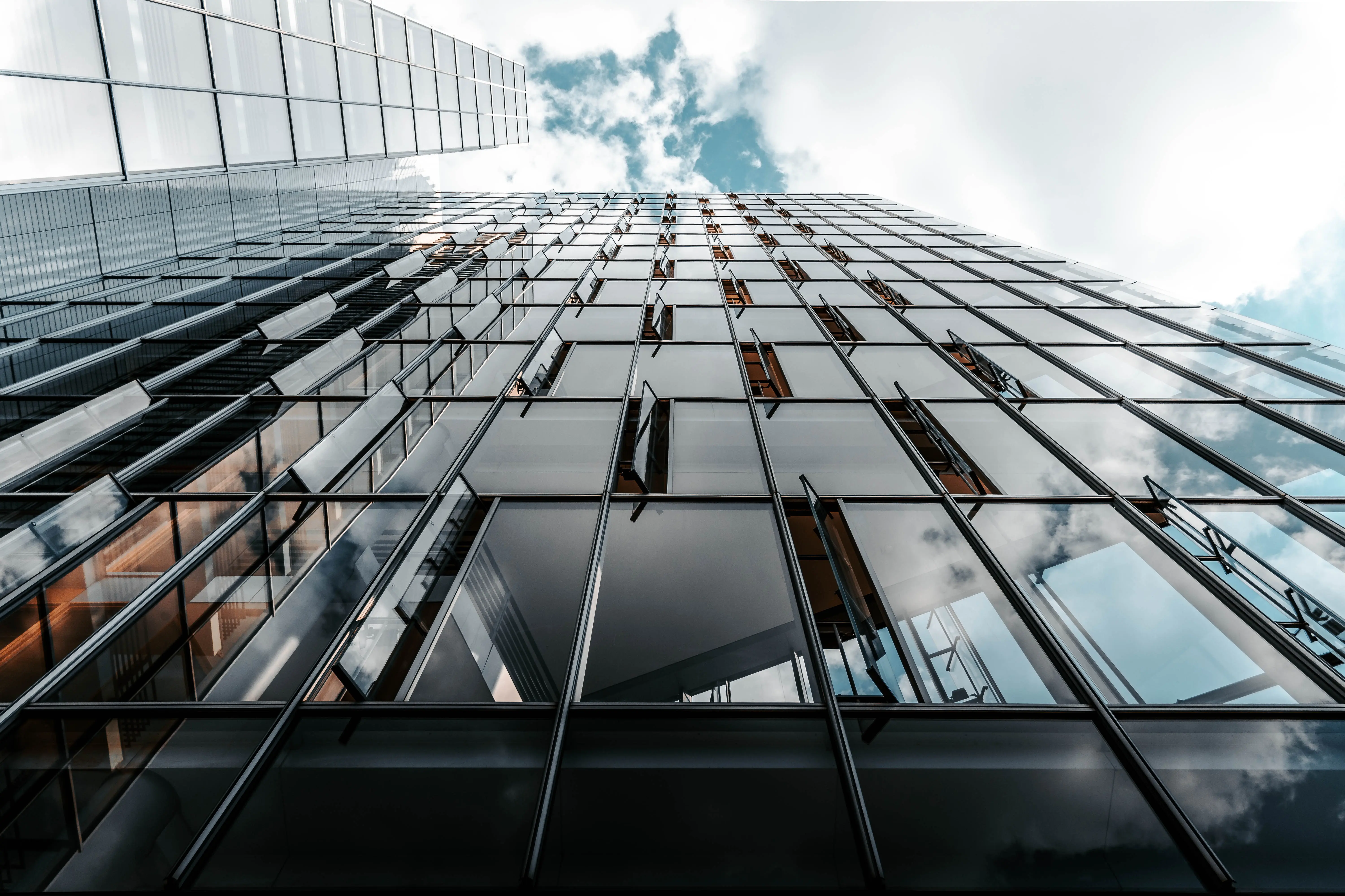 Façade d'immeuble en verre